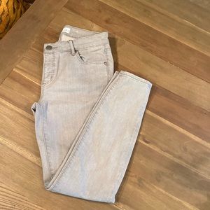LOFT modern skinny jeans SZ 4(27) light grey, mid rise, stretch denim. Like new